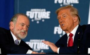 Huckabee y Donald Trump