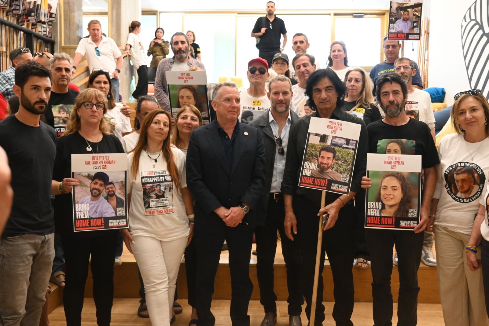 Witkoff con los familiares de los rehenes israelíes