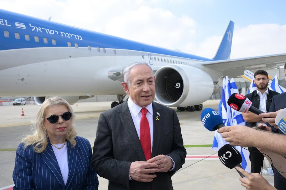 Netanyahu y su esposa antes de viajar a los EEUU